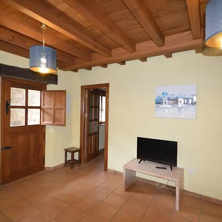 Casas Rurales La Bolera En Cabrales Country house Carrena de Cabrales